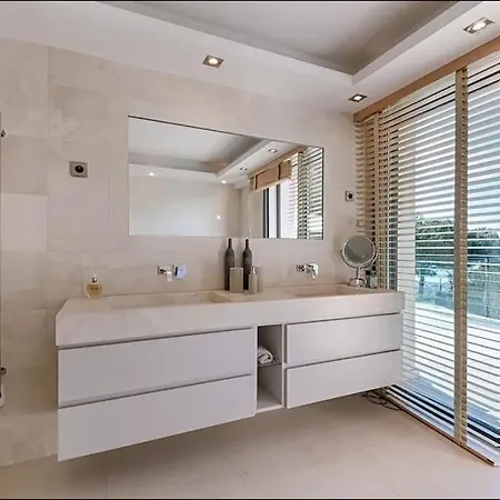 Villa Sunrise Contemporaine Sur Les Collines